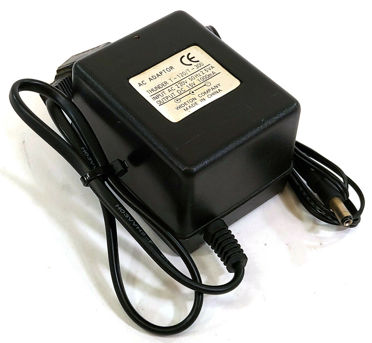 Thunder T-120/T-300 AC/Dc Adapter 15V 1A Original Netzteil Eurostecker Ausgangsstrom: 1 A Einheitstyp: Einheit H Thunder T-120/T-300 AC/Dc Adapter 15V 1A Original Netzteil Eurostecker Ausgangsstrom: 1 A Einheitstyp: Einheit H