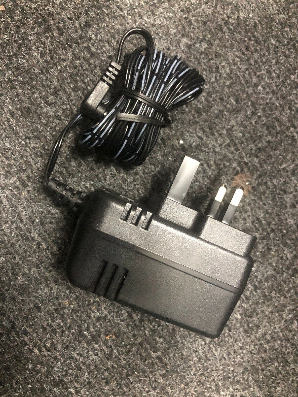 D'origine Plantronics 61635-02 A30908B Adaptateur AC 9 V - 0.75 A Brand: Plantronics Output Current: 0.75A Voltage D'origine Plantronics 61635-02 A30908B Adaptateur AC 9 V - 0.75 A Brand: Plantronics Output Current: 0.75A Voltage