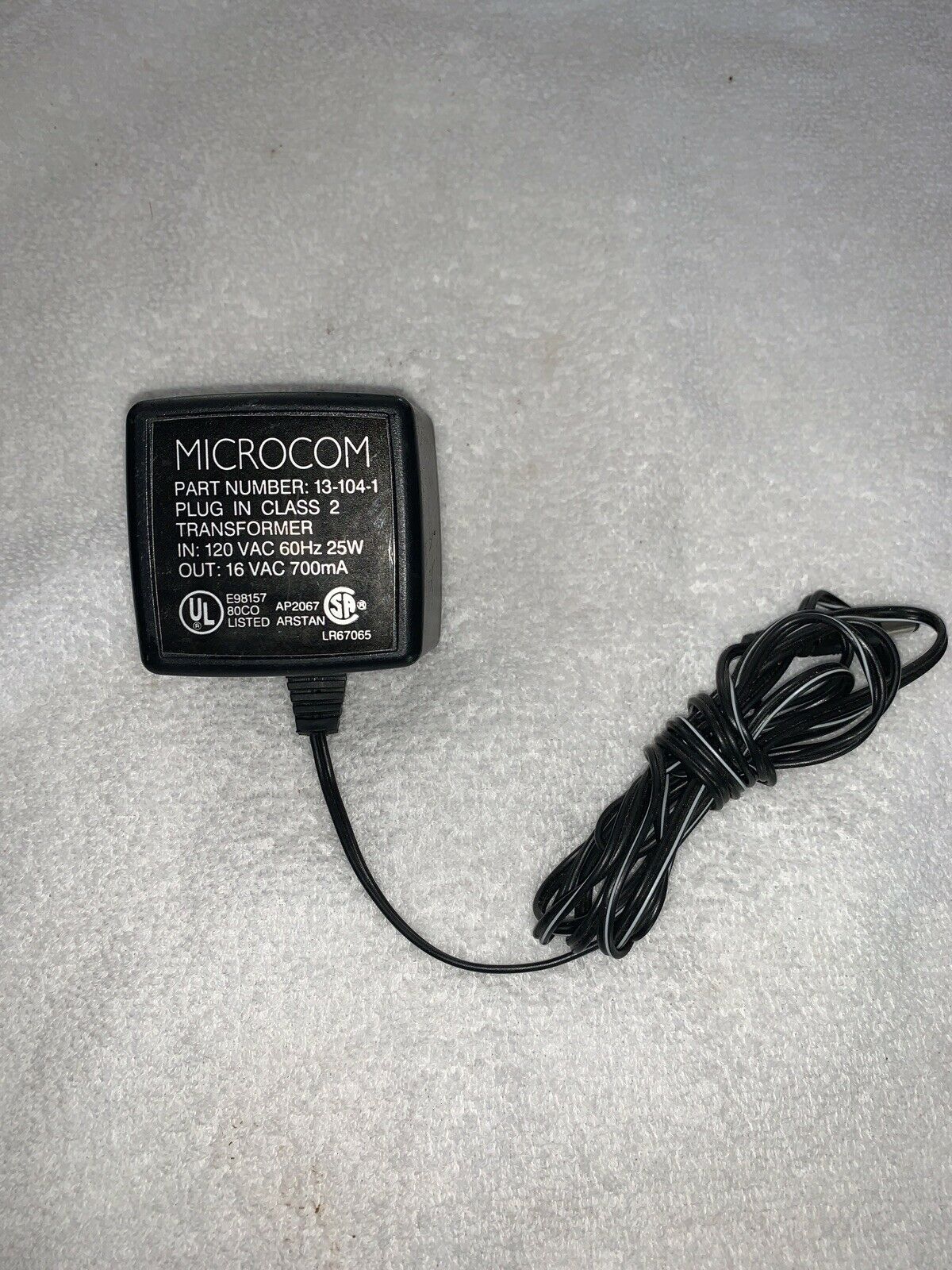 Microcom 13-104-1 Plug-In Class 2 Transformer AC Adapter Output 19V AC 600mA Connection Split/Duplication: 1:3 Type: Microcom 13-104-1 Plug-In Class 2 Transformer AC Adapter Output 19V AC 600mA Connection Split/Duplication: 1:3 Type: