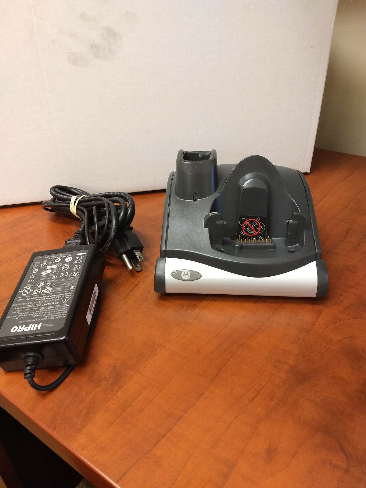 Zebra Motorola CRD9000-1001SR MC9x Charger Cradle w/Power Adapter & AC Cord Model: CRD7X00-1000RR Brand: Motorola S Zebra Motorola CRD9000-1001SR MC9x Charger Cradle w/Power Adapter & AC Cord Model: CRD7X00-1000RR Brand: Motorola S