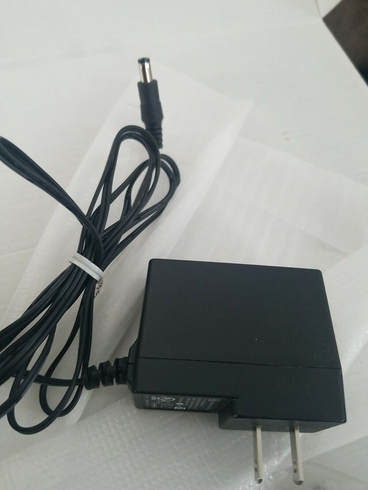 Power supply for Cisco Linksys E1550 Wireless-N Router 2130-30011205R 12v 1.5 Compatible Brand: For Cisco Connection S Power supply for Cisco Linksys E1550 Wireless-N Router 2130-30011205R 12v 1.5 Compatible Brand: For Cisco Connection S
